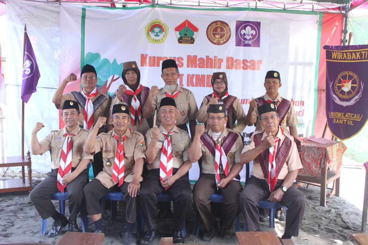 Pengurus Sako SPN DIY bersama pengurus Pusdiklat Kwarcab Bantul