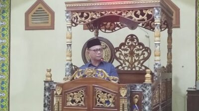 Bupati Mamuju Angkat Derajat Imam Masjid Al-Quba