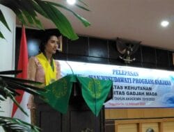 Aktif di Perkuliahan dan Organisasi Mengantarkannya Menjadi Lulusan Terbaik Ketiga UGM
