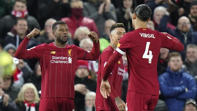 Kebangkitan Liverpool, Awal Kesuksesan dan Kesulitan Transfer Pemain