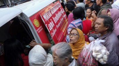 Operasi Pasar Murah Ditunda Karena Warga Tak Patuh Social Distancing