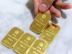 Anjlok! Sepekan Harga Emas Antam Mencapai Rp 878.000/gram
