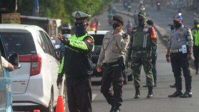 Hari Pertama Larangan Mudik, 700 Mobil Diminta Putar Balik