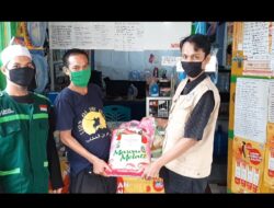 Hadapi Covid-19, Tim WTC Mamuju, Bagikan 150 Paket Sembako