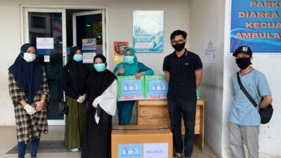 Tak Hanya Bagikan APD, Relawan Fakultas Kedokteran UMI Diterjunkan di Perbatasan Makassar