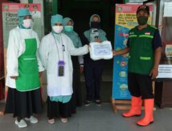 Wahdah Islamiyah Pasangkayu Salurkan APD untuk Tenaga Medis di UPT Puskesmas Pasangkayu 1