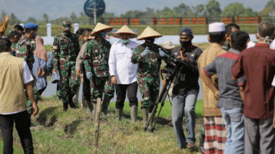 Pastikan Ketahanan Pangan, Pemerintah Aceh Sediakan Traktor dan Bantuan Benih