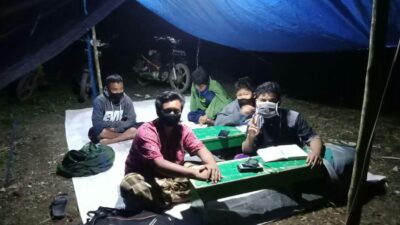 Remaja LDII Kabupaten Paser Harus Naik Bukit demi Sinyal untuk Ikut Pengajian Online