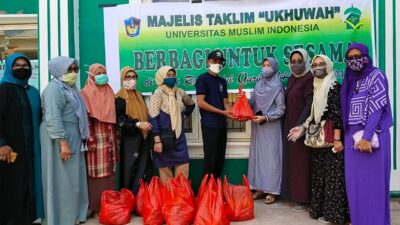 MT Ukhuwah UMI Berbagi Daging Kurban