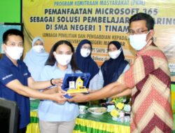 BERITA FOTO: UNM Kerjasama MIEE Gelar Pelatihan Microsoft 365 di SMAN 1 Tinambung