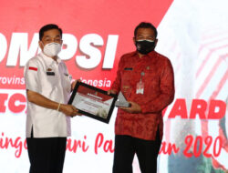 Mendagri Terima Penghargaan ASKOMPSI Communication Award 2020