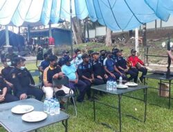 Bersama Polsuspas, Senkom Jayapura Dilatih Menembak