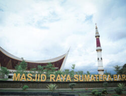 Padukan Nuansa Modern Tradisional, Wamenag Puji Arsitektur Masjid Raya Sumbar