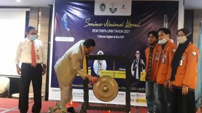 WR III UNM Buka Seminar Nasional Literasi BEM MIPA UNM Tahun 2021