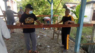 Senkom Mitra Polri Nabire Kerja Bakti Bersama Kepala Kelurahan Bumiwonorejo