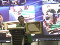 Karya Mahasiswa FTI UMI Memesona Presiden, Dekan Zakir Sabara Diganjar Penghargaan Khusus