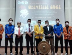 WR III UNM Membuka Gebyar Sivitas Fisika Gravitasi 2021