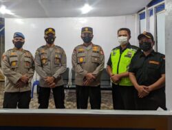 Dirbintibmas Korbinmas Baharkam Polri Sambangi Anggota Senkom di Pos Pam Nataru 2021