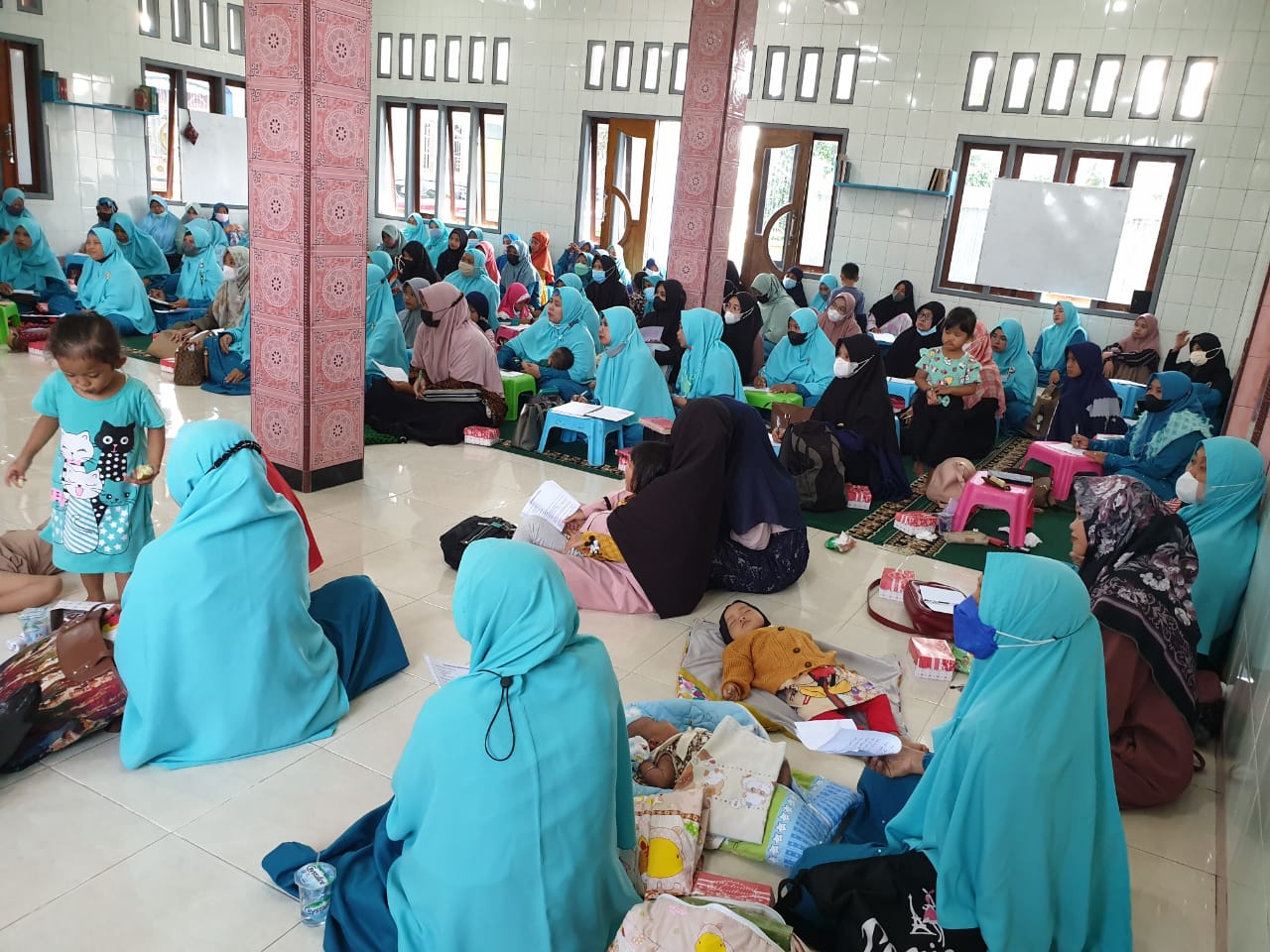 Antusian Keputrian pada Kajian Peramutan Jenazah