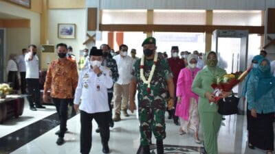 Tiba di Makorem, Pejabat Korem 042/Gapu Sambut Kedatangan Brigjen TNI Supriono