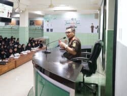 Ajak Santri Kenal Hukum, Kejari Nganjuk Sosialisasikan Jamaah Sae di Ponpes Al Ubaidah