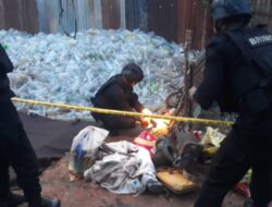 Tim Gegana Brimobda Jambi Amankan Granat Nanas di Tumpukan Besi Rongsokan