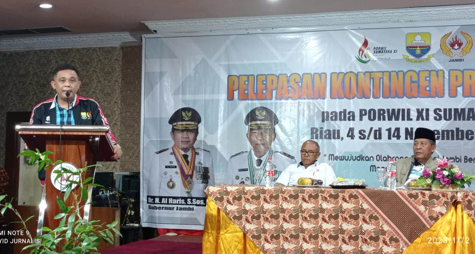 Ketum KONI Jambi Lepas Atlet Delapan Cabor Ikuti Porwil XI di Riau